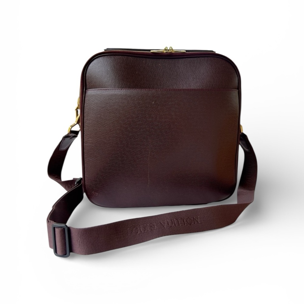 Authentic Louis Vuitton Taiga Tura Crossbody Laptop bag